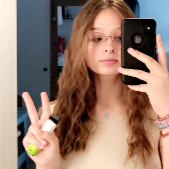 Meet your Posher, Danielle - Picture 1 of 1